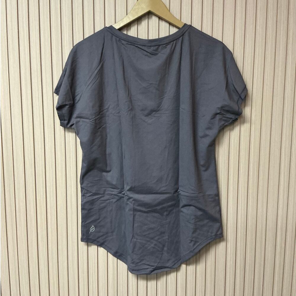P’tula Activewear V-Neck Short Sleeve Tee Gray Size S NWT - Picture 2 of 7